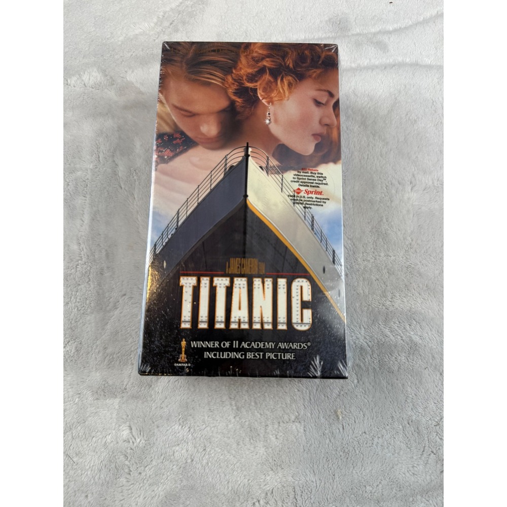 Titanic VHS Movie Two-Tape Set 11 Academy Awards Winner Sealed Collectible - Picture 1 of 6